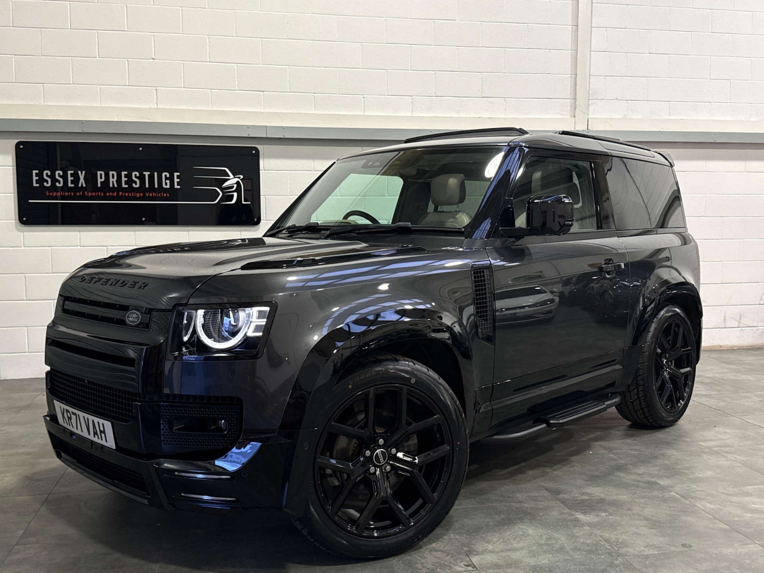 Used Land Rover Defender 2021 for sale - 77268897: Photo 9