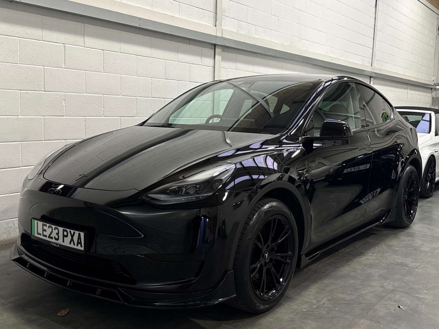 Used Tesla Model Y 2023 for sale - 76896363: Photo 3