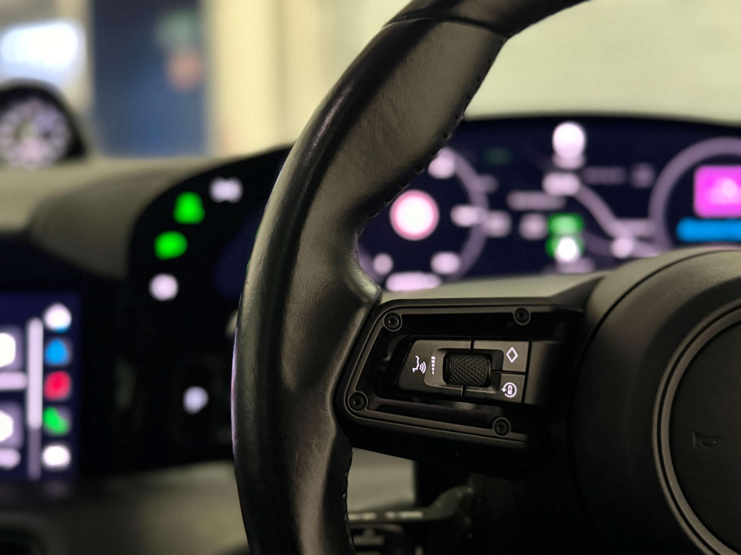 Used Porsche Taycan 2021 for sale - 77911313: Photo 19