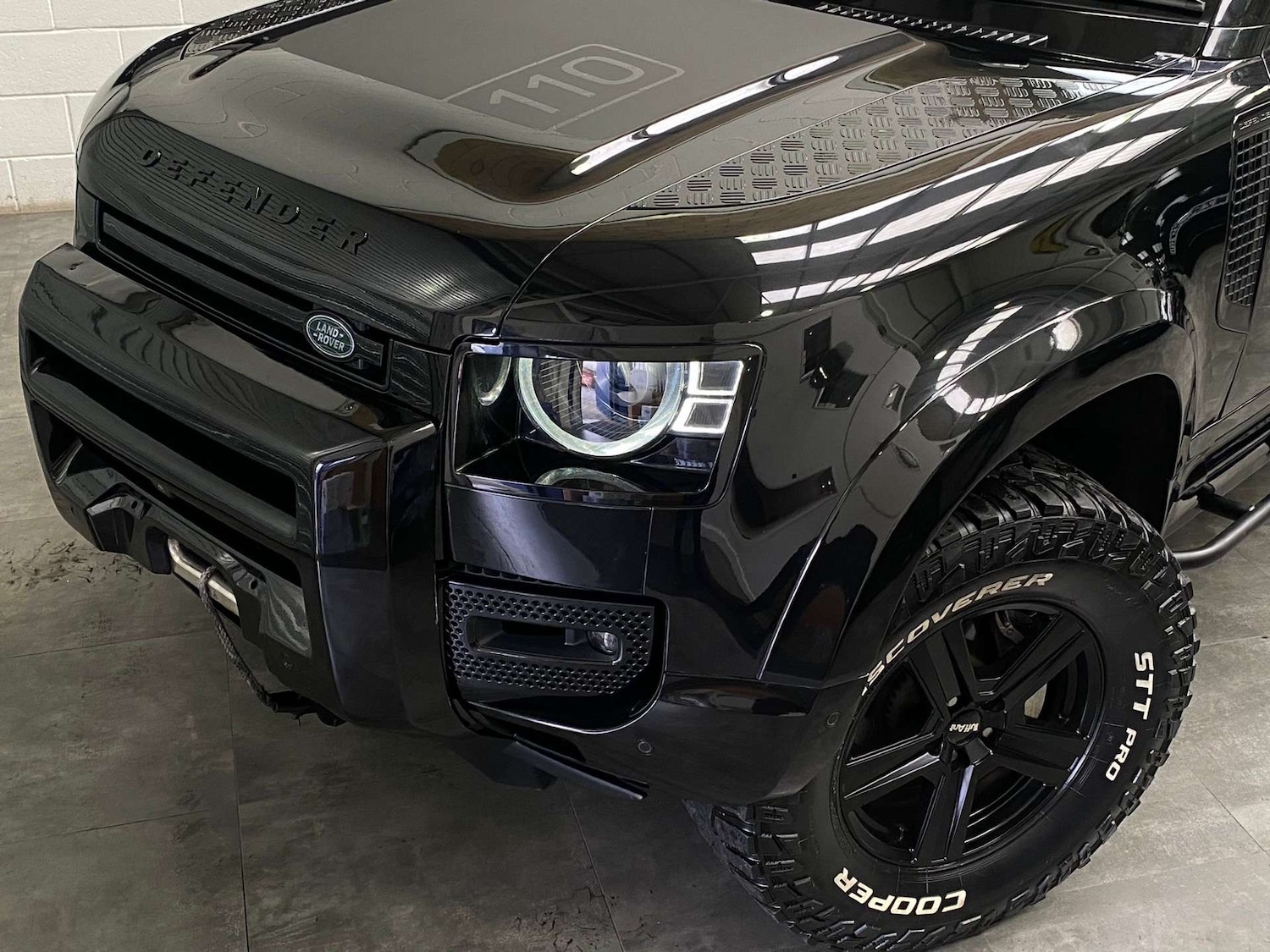 Used Land Rover Defender 2021 for sale - 77693724: Photo 12