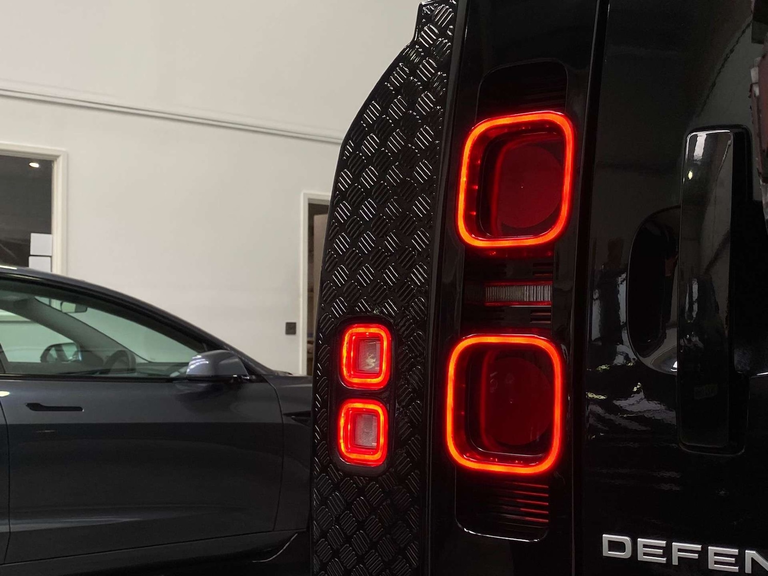 Used Land Rover Defender 2021 for sale - 77693724: Photo 13