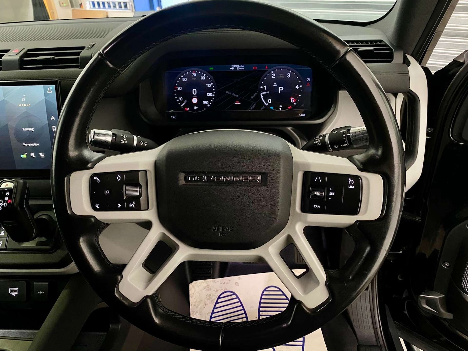 Used Land Rover Defender 2021 for sale - 77693724: Photo 17