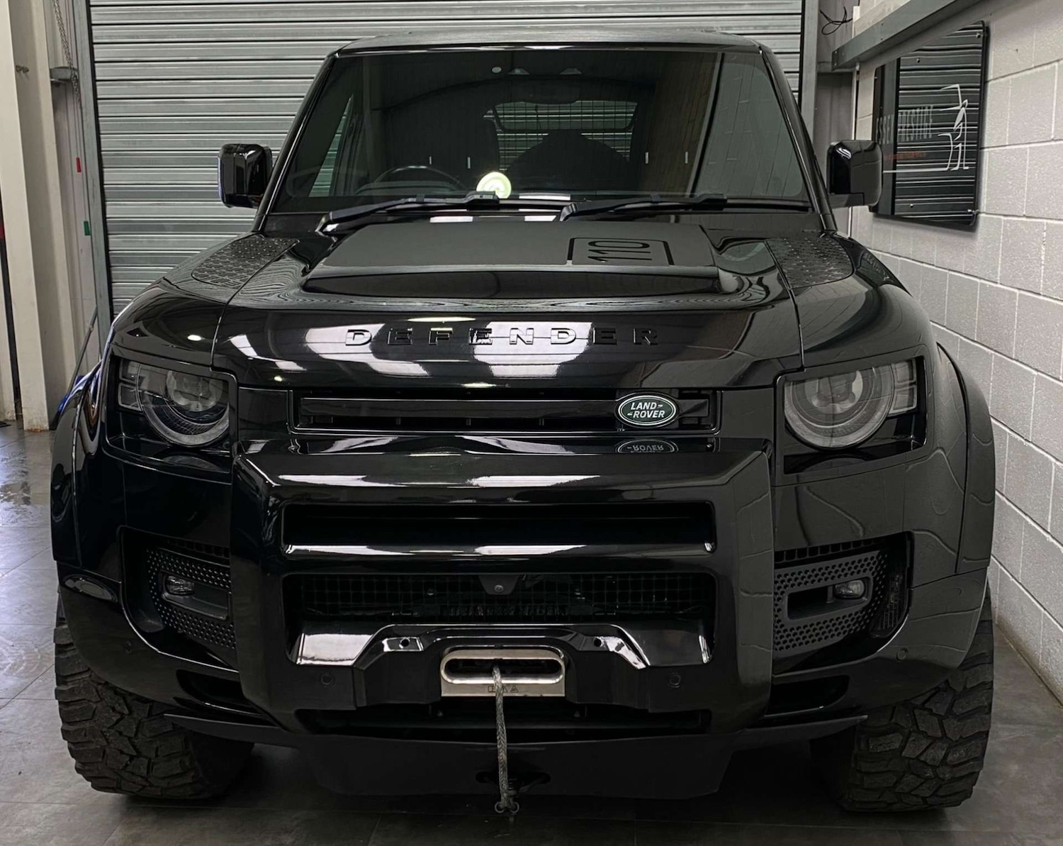 Used Land Rover Defender 2021 for sale - 77693724: Photo 2