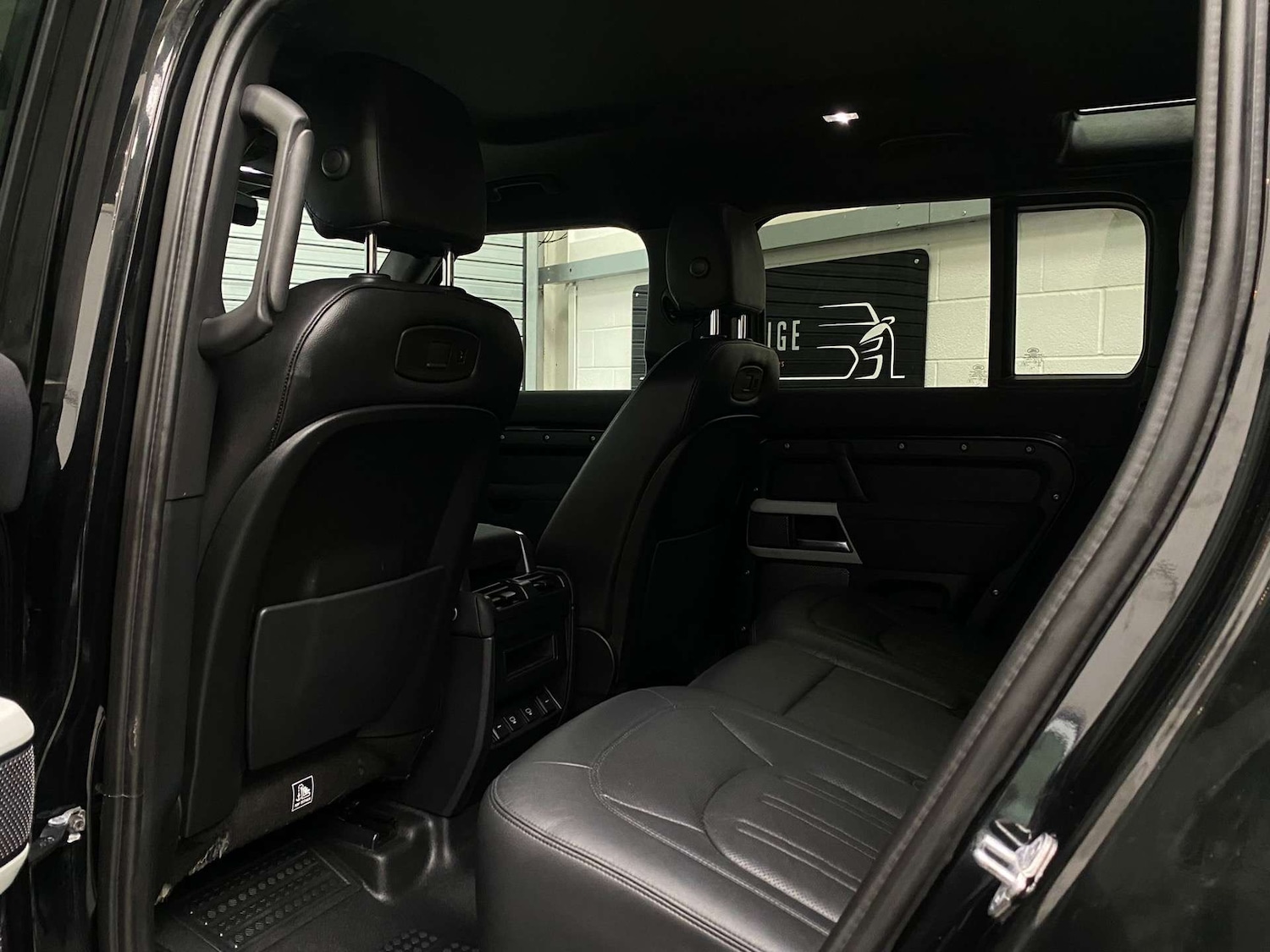 Used Land Rover Defender 2021 for sale - 77693724: Photo 22