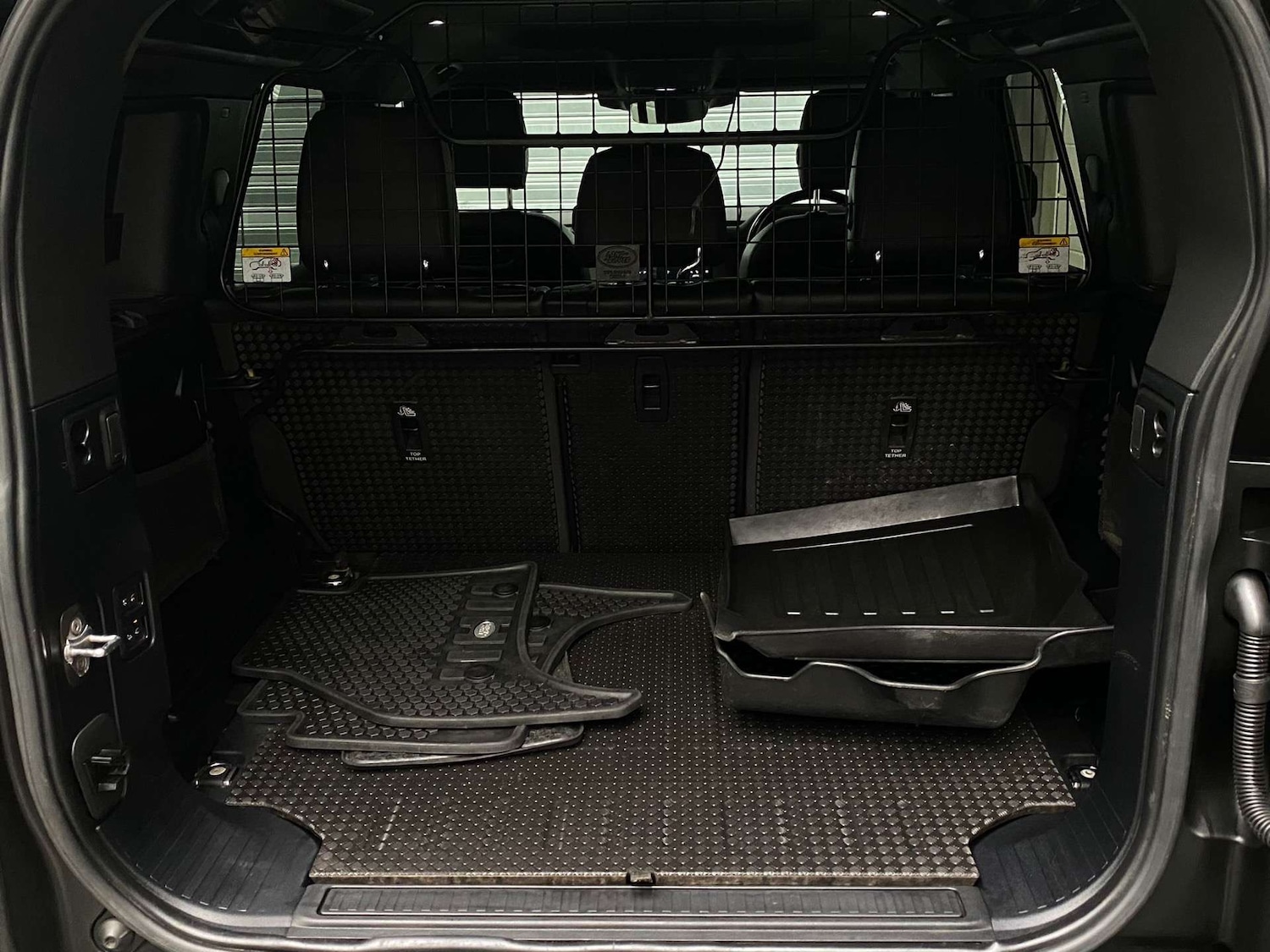 Used Land Rover Defender 2021 for sale - 77693724: Photo 27