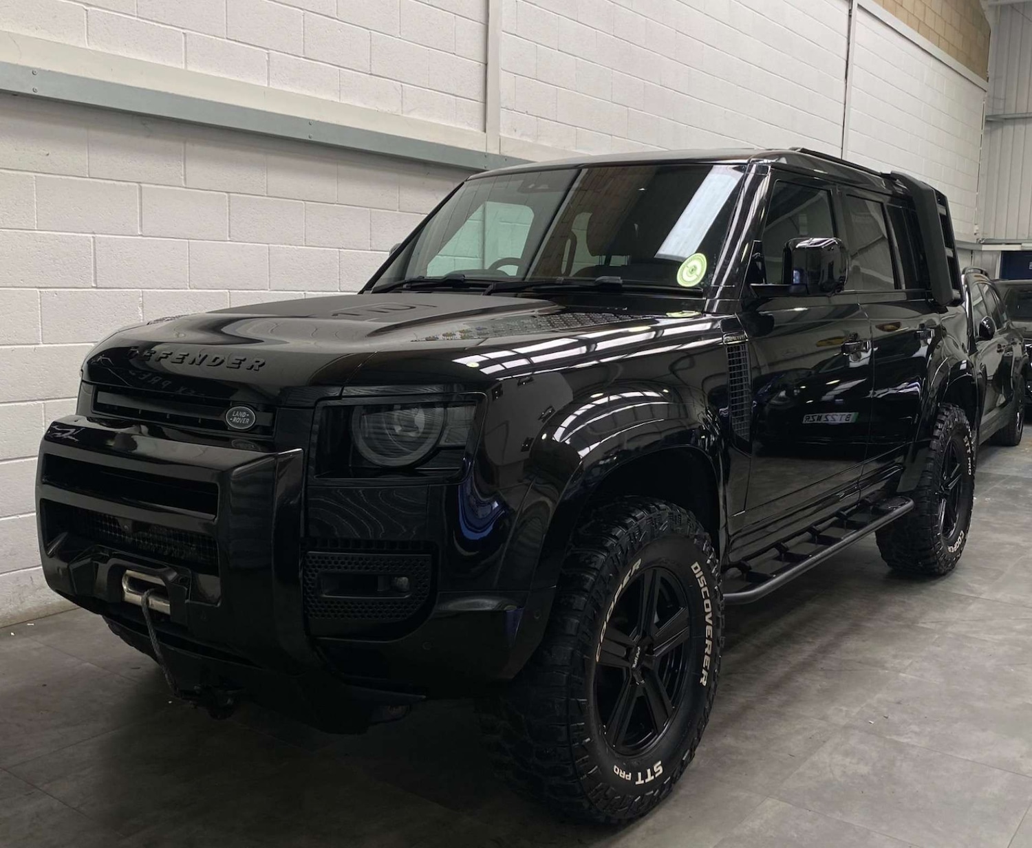 Used Land Rover Defender 2021 for sale - 77693724: Photo 3