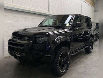 Used Land Rover Defender 2021 for sale - 77693724: Photo