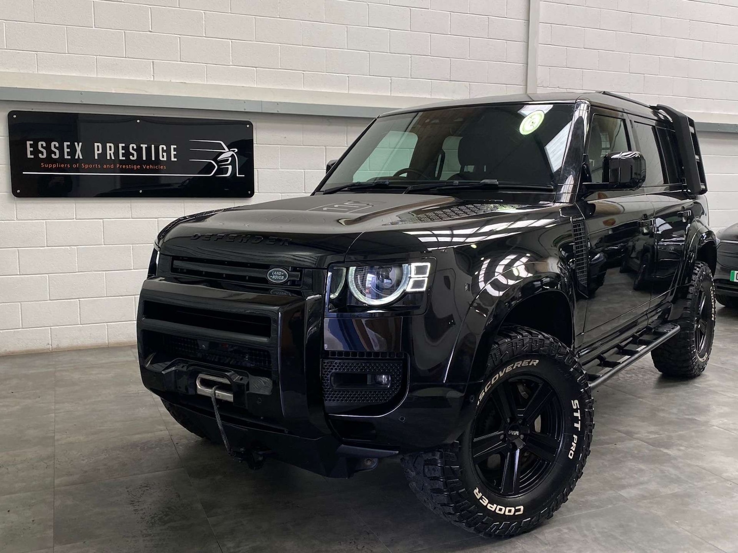 Used Land Rover Defender 2021 for sale - 77693724: Photo 9