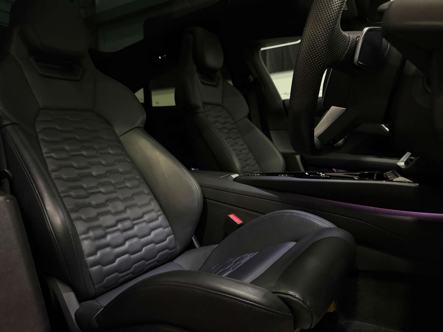 Used Audi e-tron GT 2022 for sale - 76165323: Photo 16