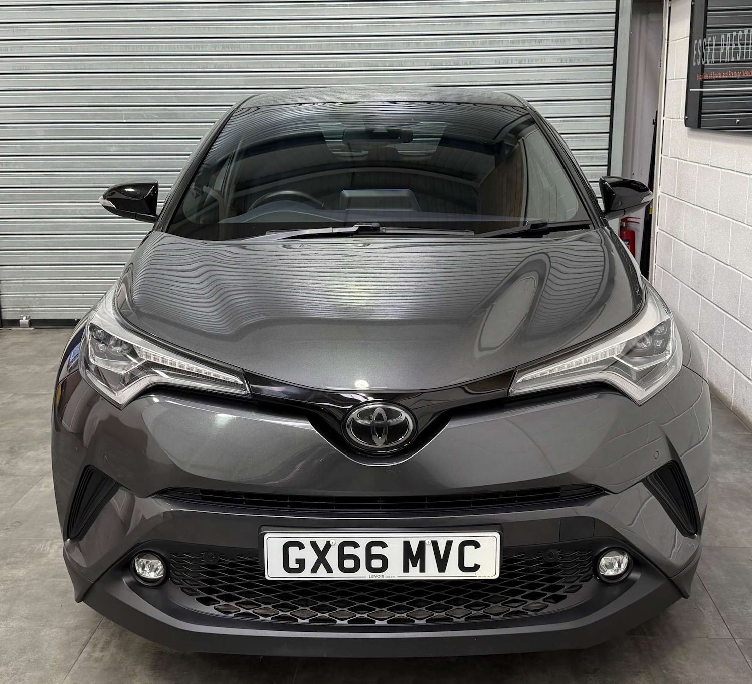 Used Toyota C-HR 2016 for sale - 76836449: Photo 2