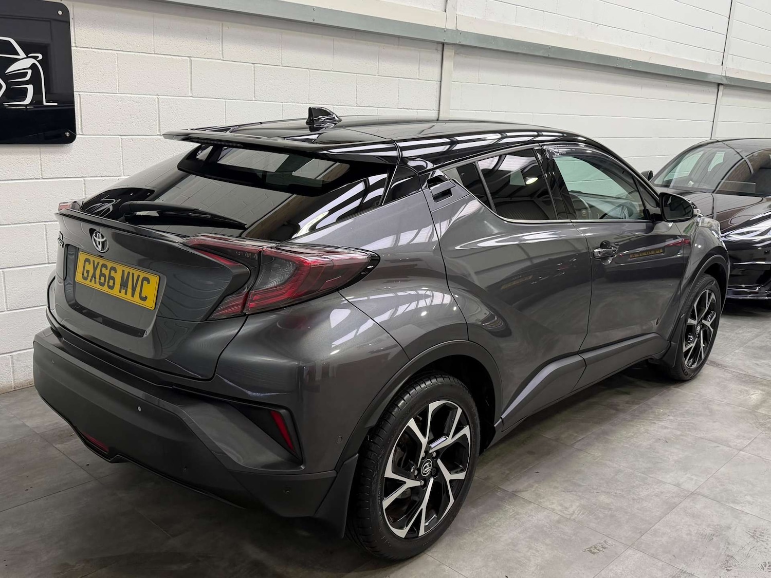 Used Toyota C-HR 2016 for sale - 76836449: Photo 8