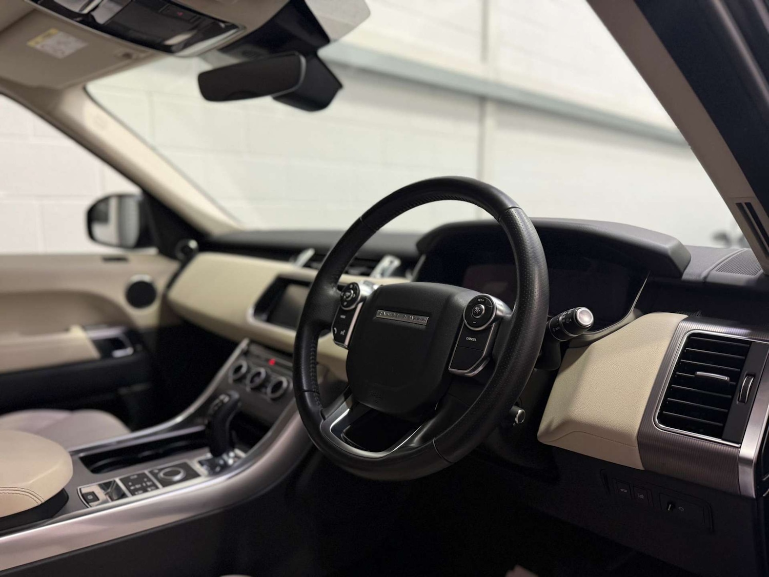 Used Land Rover Range Rover Sport 2017 for sale - 76495854: Photo 14