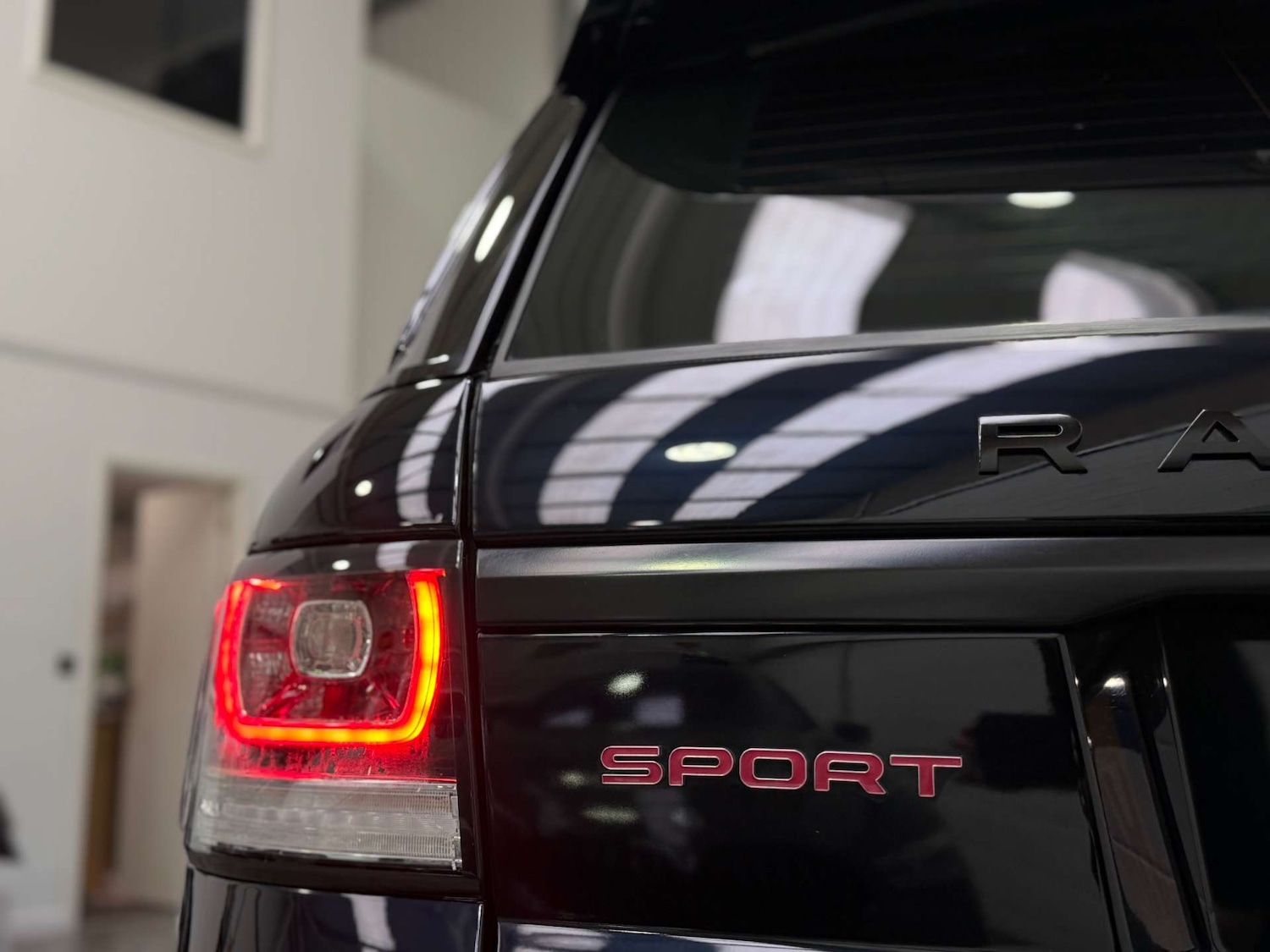 Used Land Rover Range Rover Sport 2016 for sale - 78182131: Photo 10