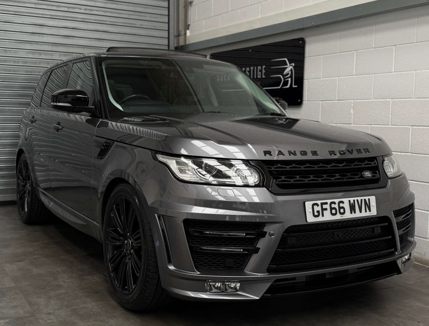Used Land Rover Range Rover Sport 2016 for sale - 76345000: Photo 1