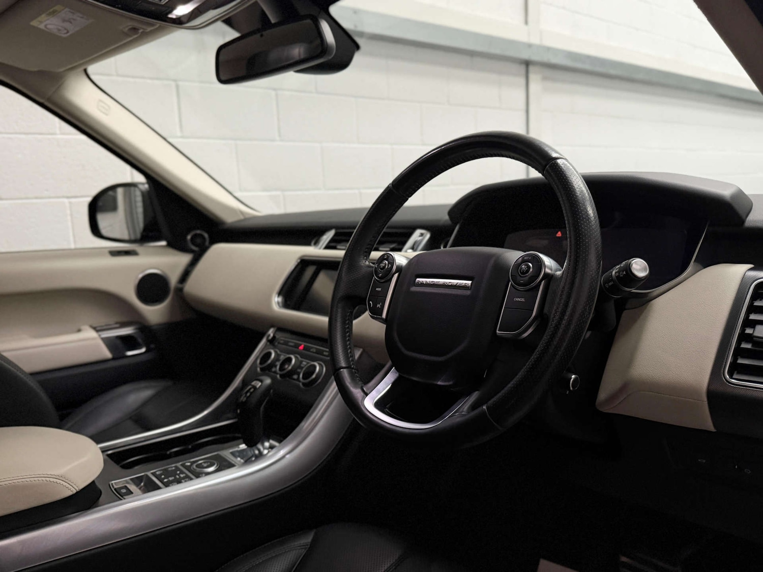 Used Land Rover Range Rover Sport 2016 for sale - 76345000: Photo 14