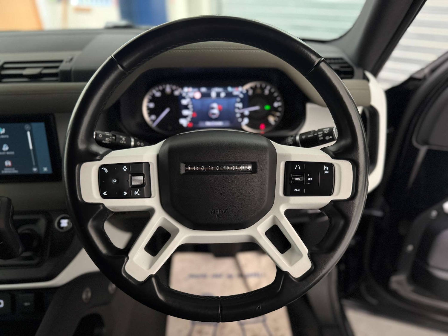 Used Land Rover Defender 2022 for sale - 77850684: Photo 16