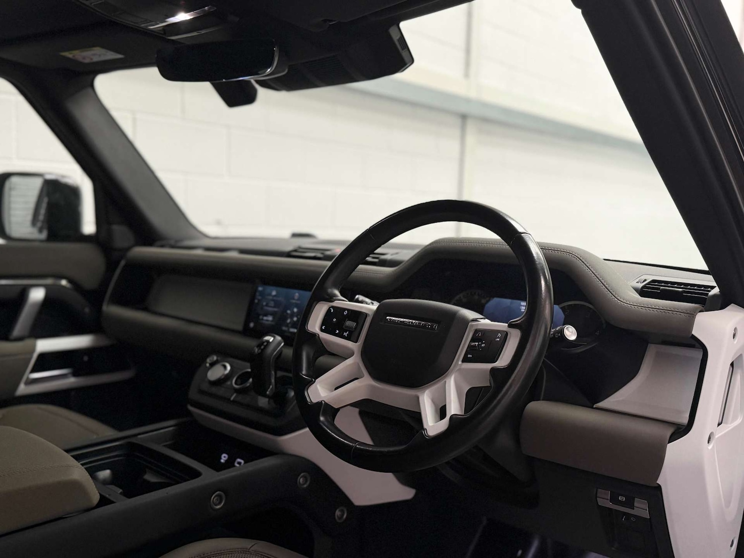 Used Land Rover Defender 2022 for sale - 77850684: Photo 17