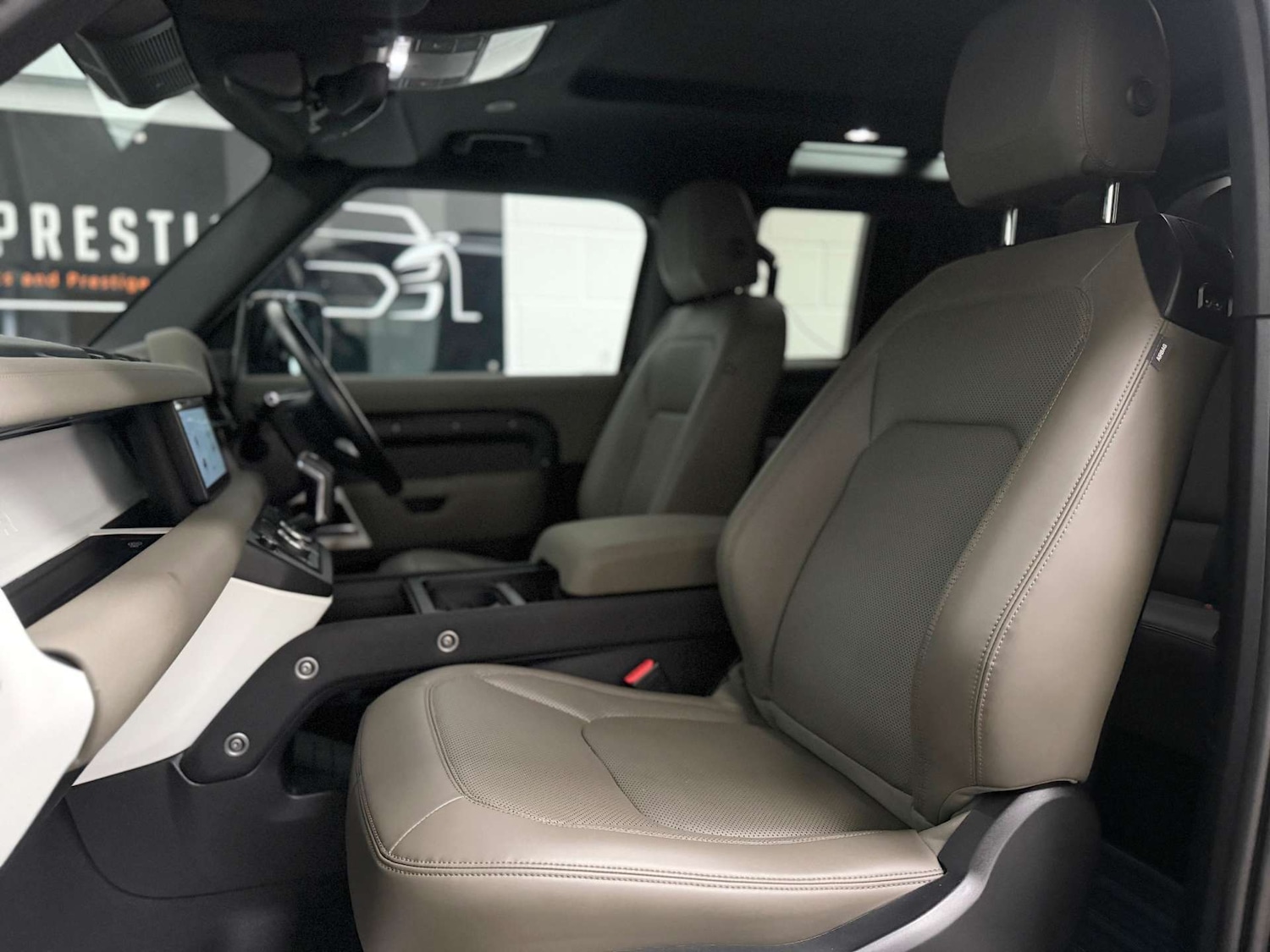 Used Land Rover Defender 2022 for sale - 77850684: Photo 20