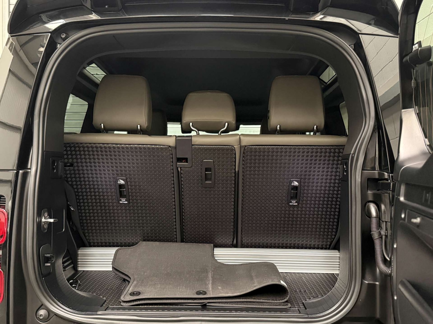 Used Land Rover Defender 2022 for sale - 77850684: Photo 31