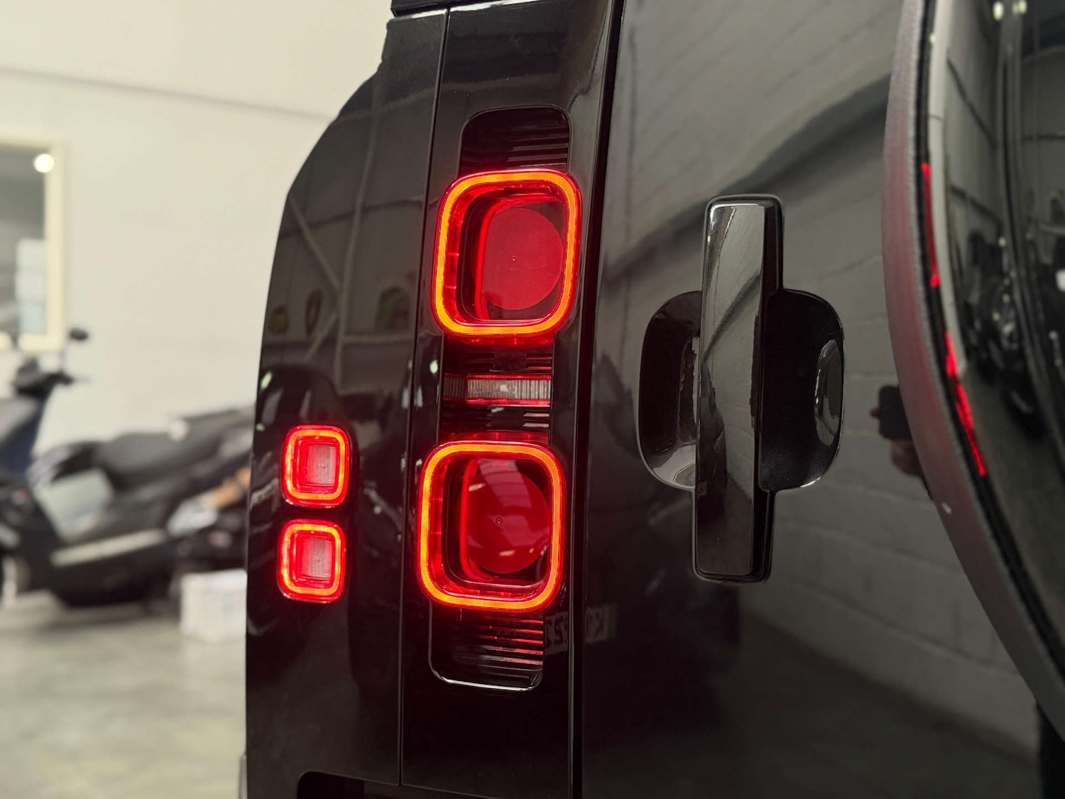 Used Land Rover Defender 2022 for sale - 78128728: Photo 11