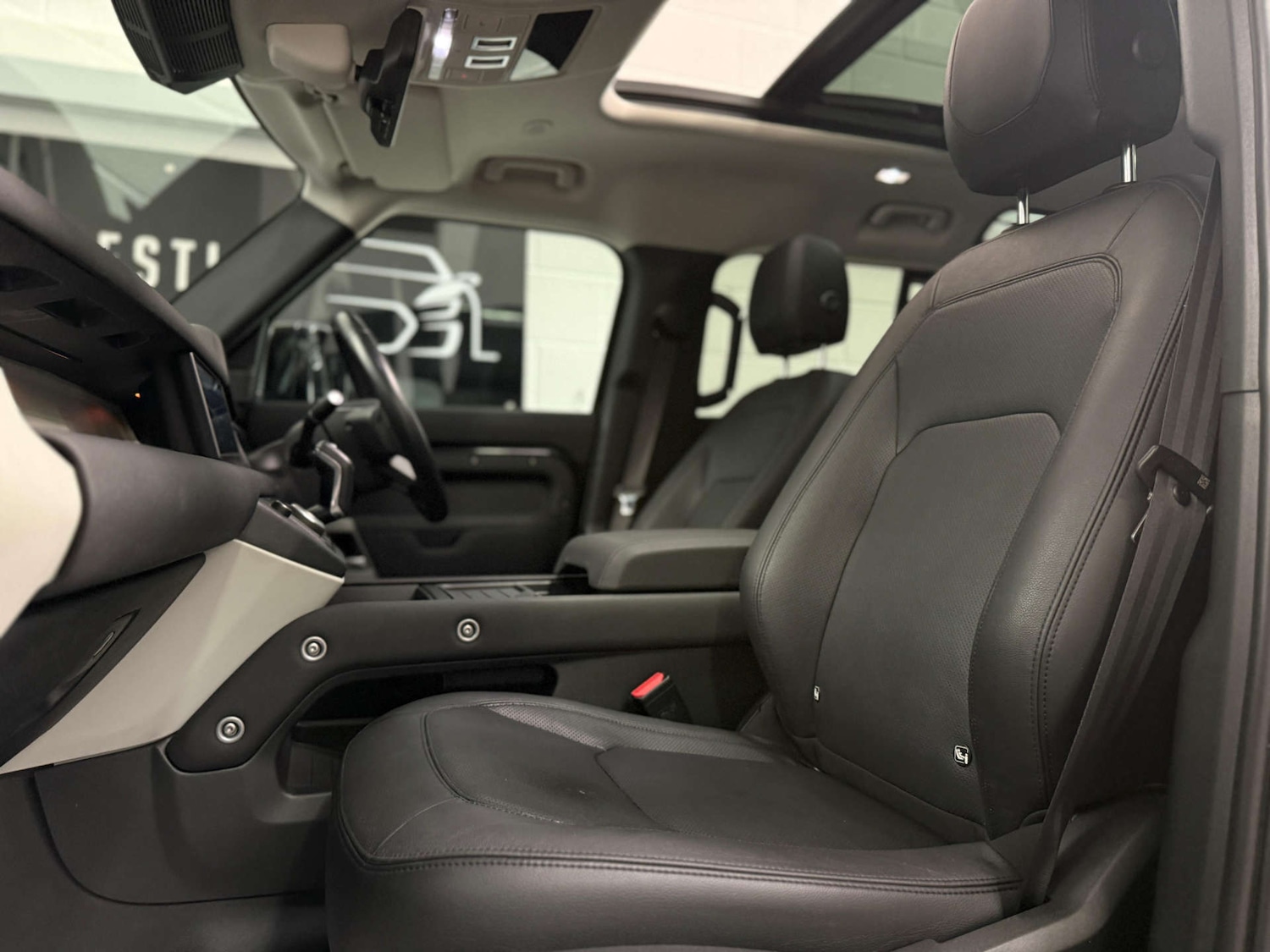 Used Land Rover Defender 2022 for sale - 78128728: Photo 16