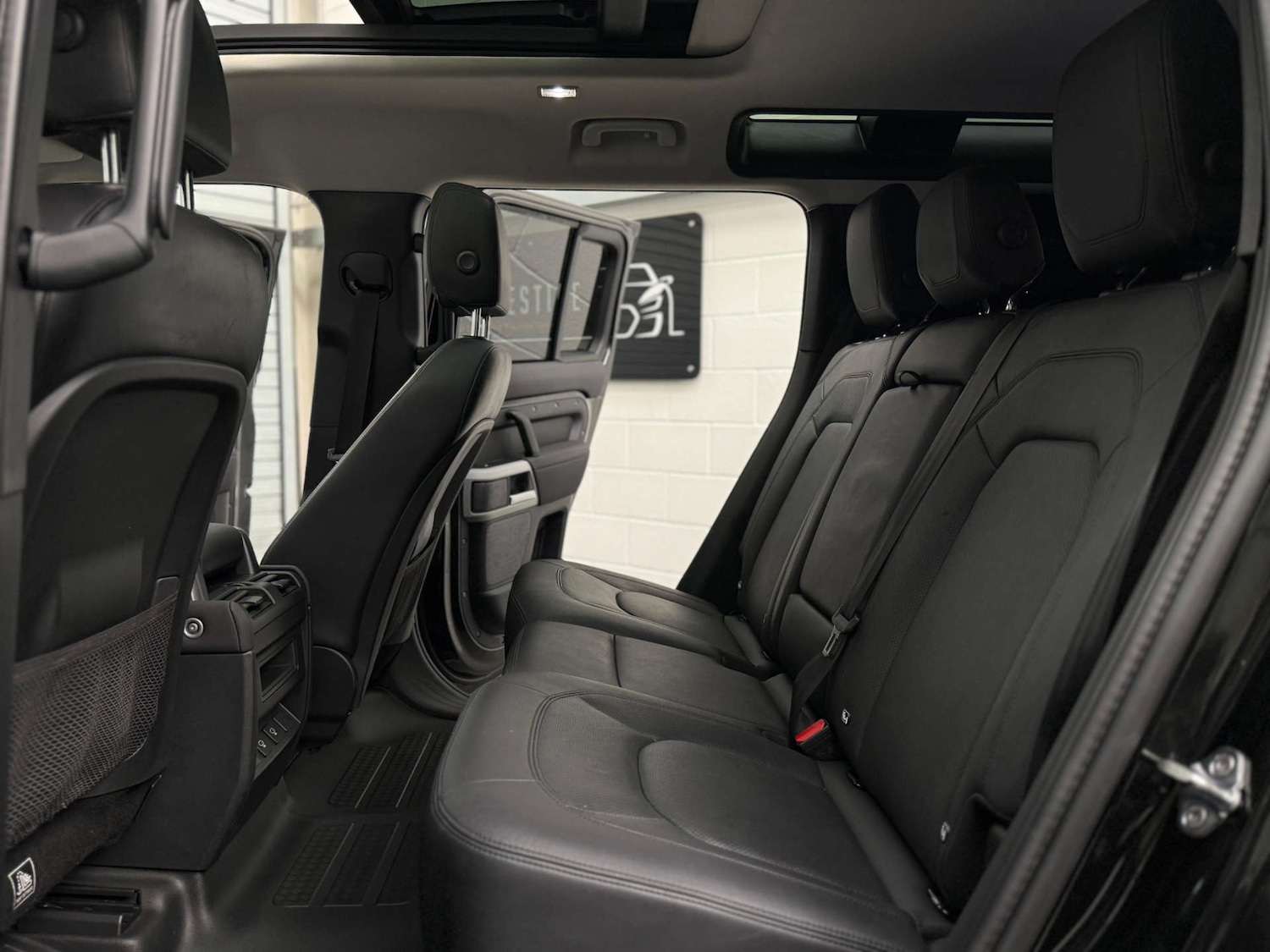 Used Land Rover Defender 2022 for sale - 78128728: Photo 17