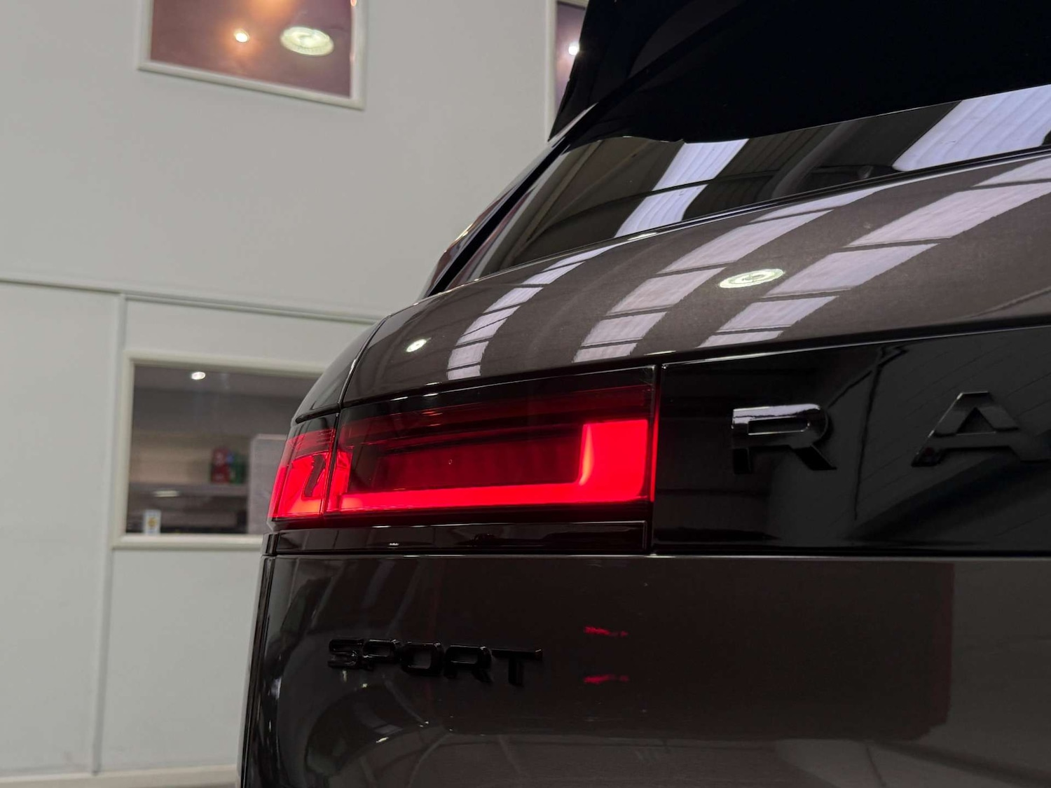 Used Land Rover Range Rover Sport 2023 for sale - 76429355: Photo 9