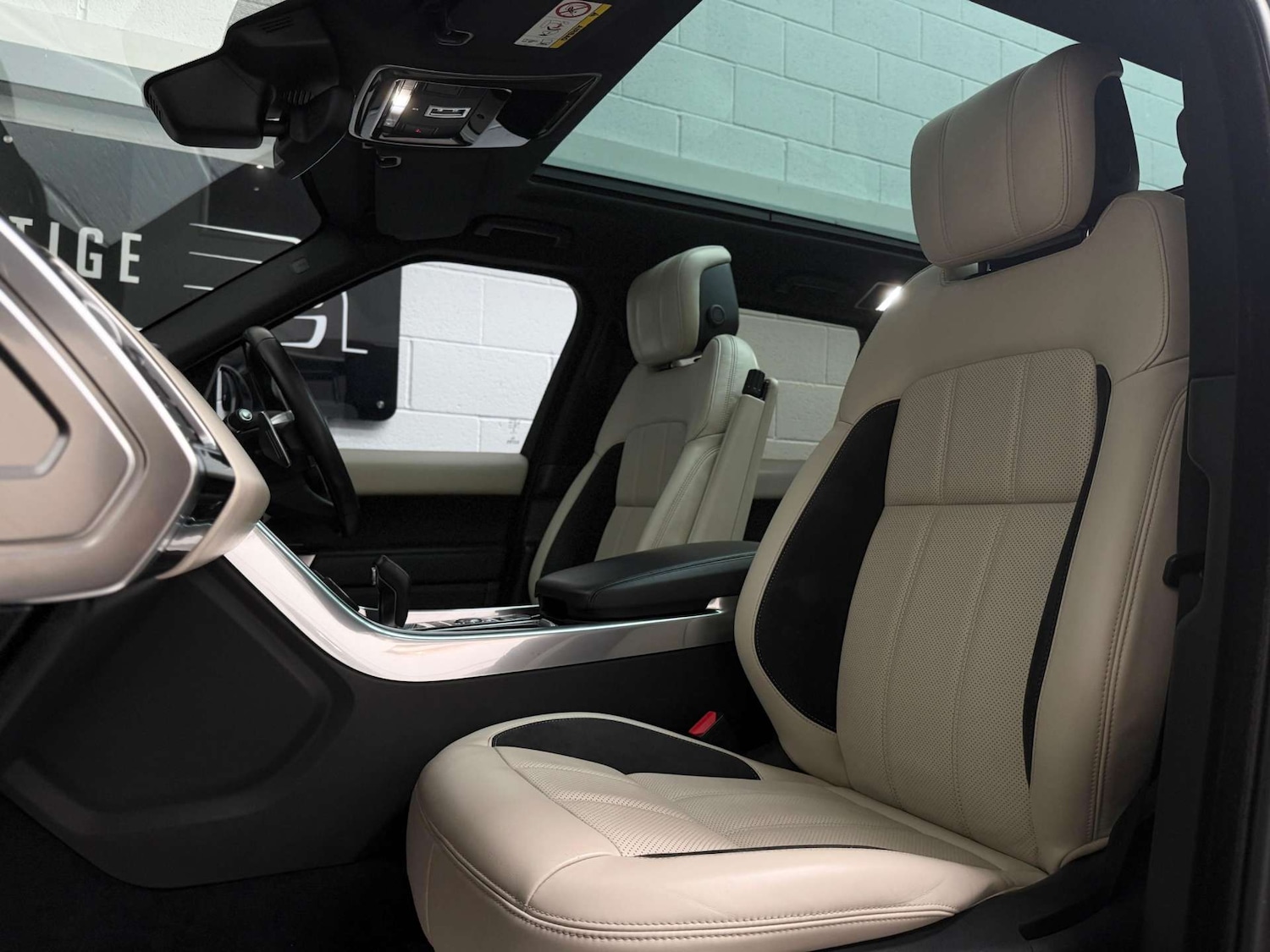 Used Land Rover Range Rover Sport 2018 for sale - 76197233: Photo 19