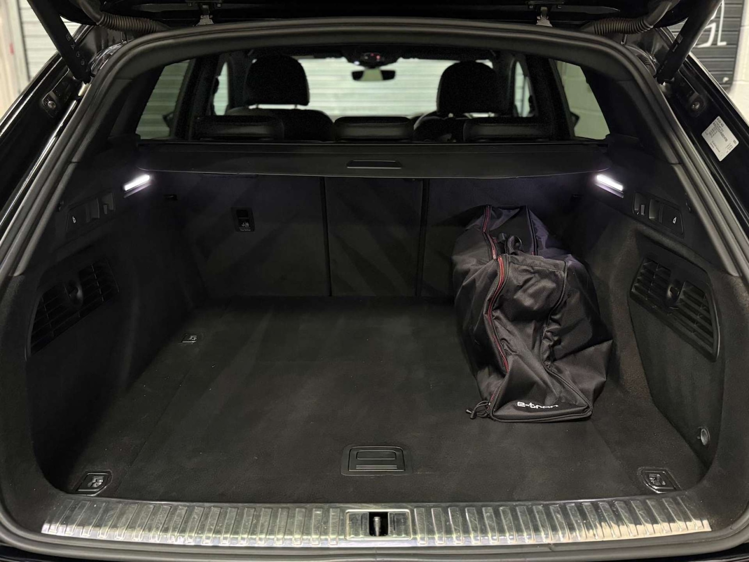 Used Audi e-tron 2022 for sale - 77921651: Photo 26