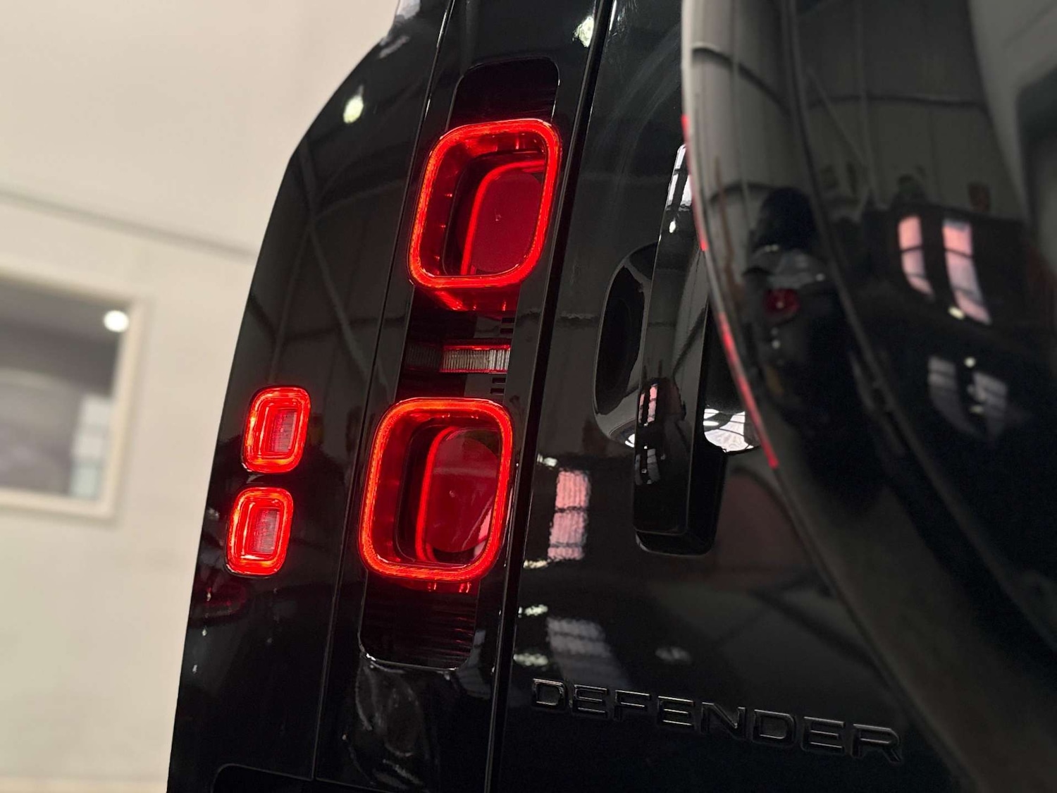 Used Land Rover Defender 2023 for sale - 76829880: Photo 10