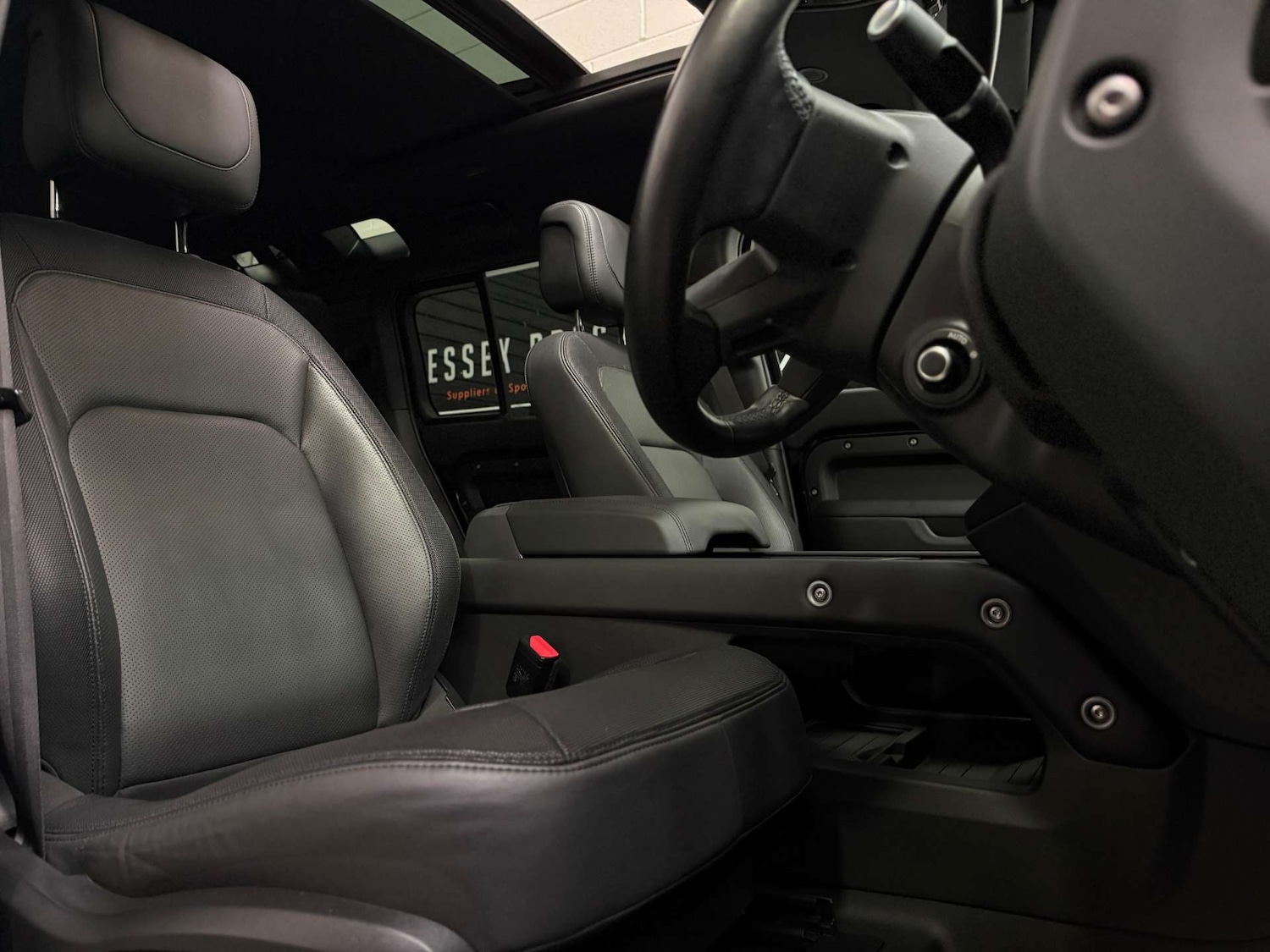 Used Land Rover Defender 2023 for sale - 76829880: Photo 15