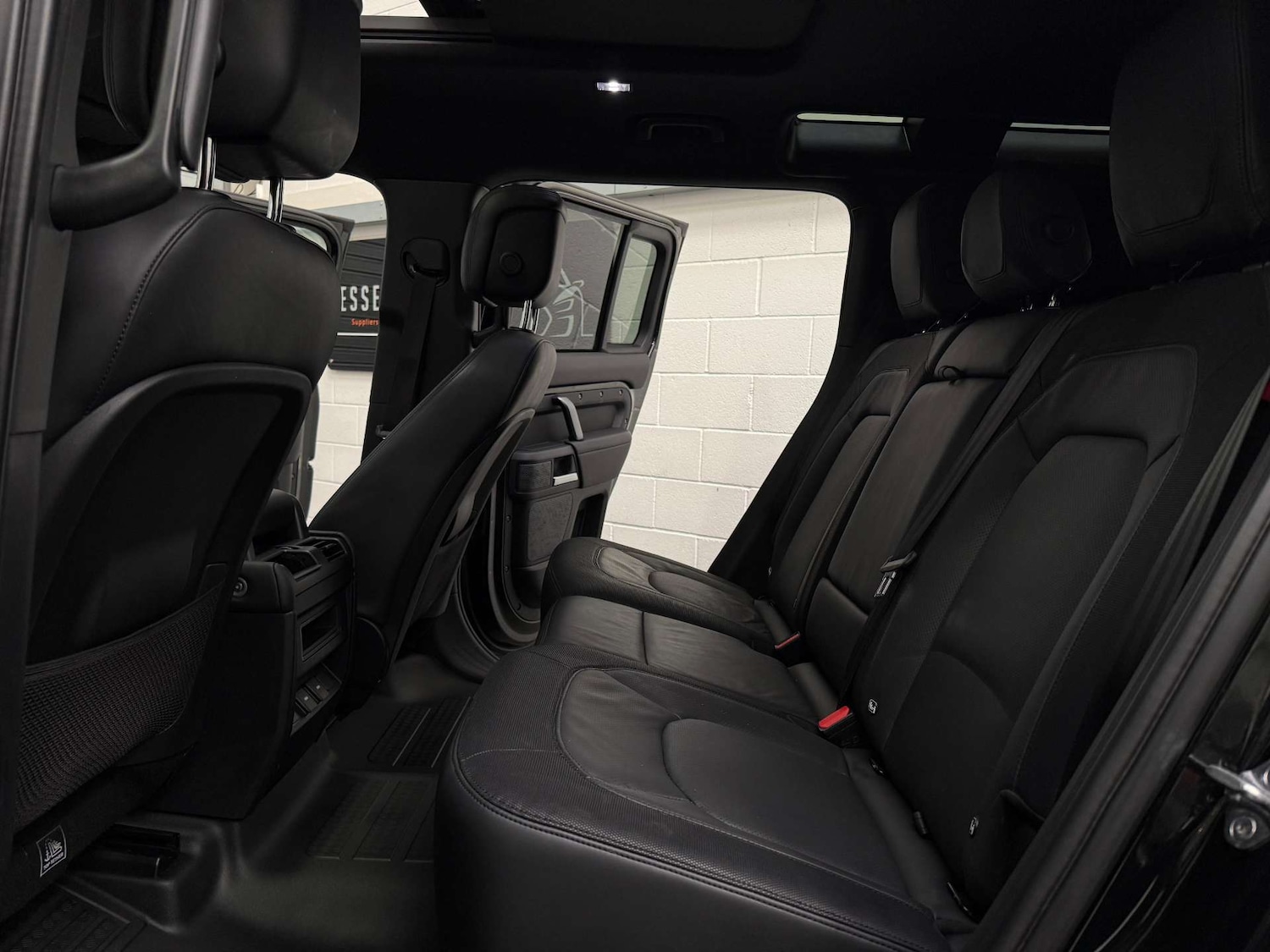 Used Land Rover Defender 2023 for sale - 76829880: Photo 18