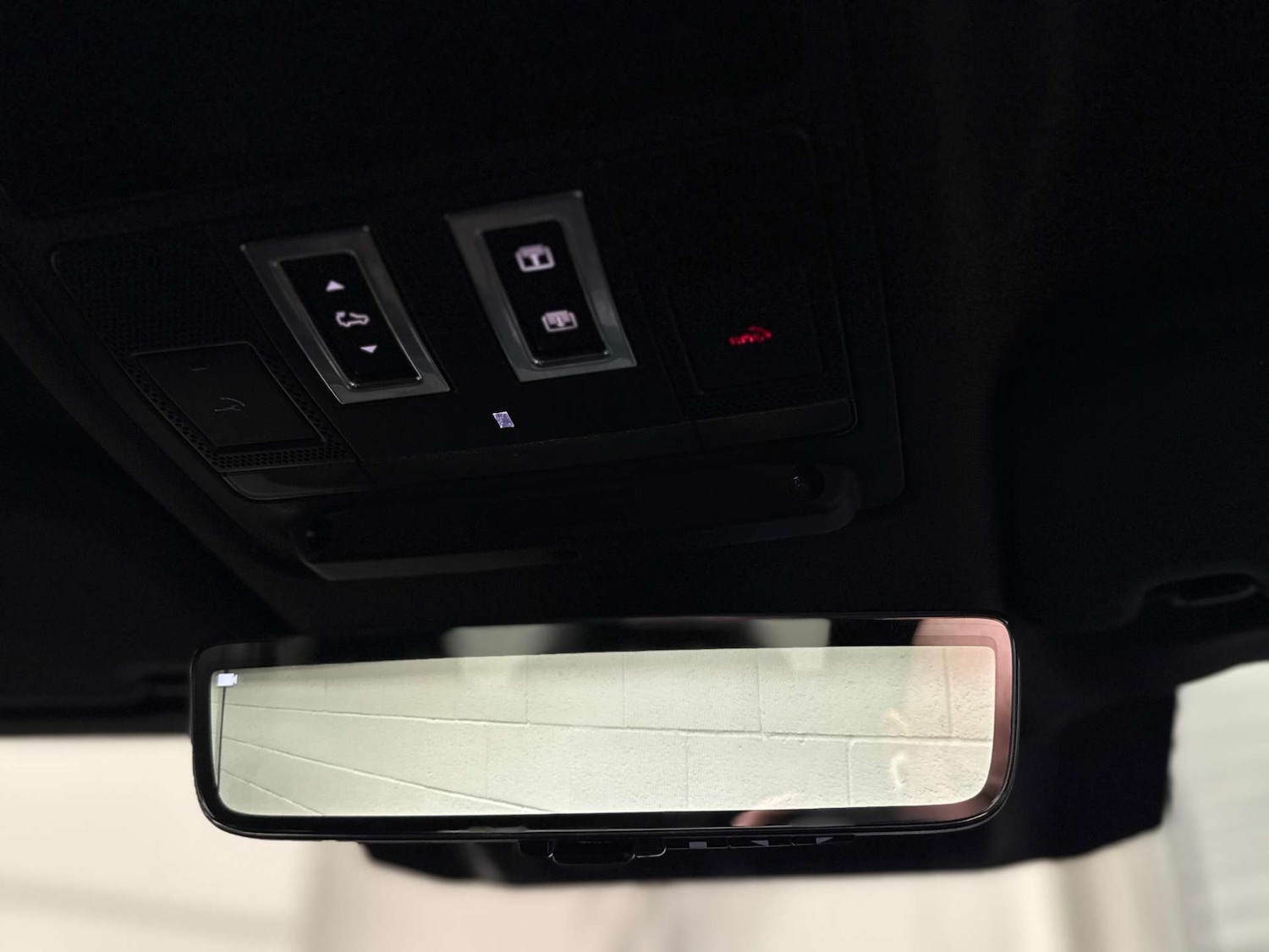 Used Land Rover Defender 2023 for sale - 76829880: Photo 24