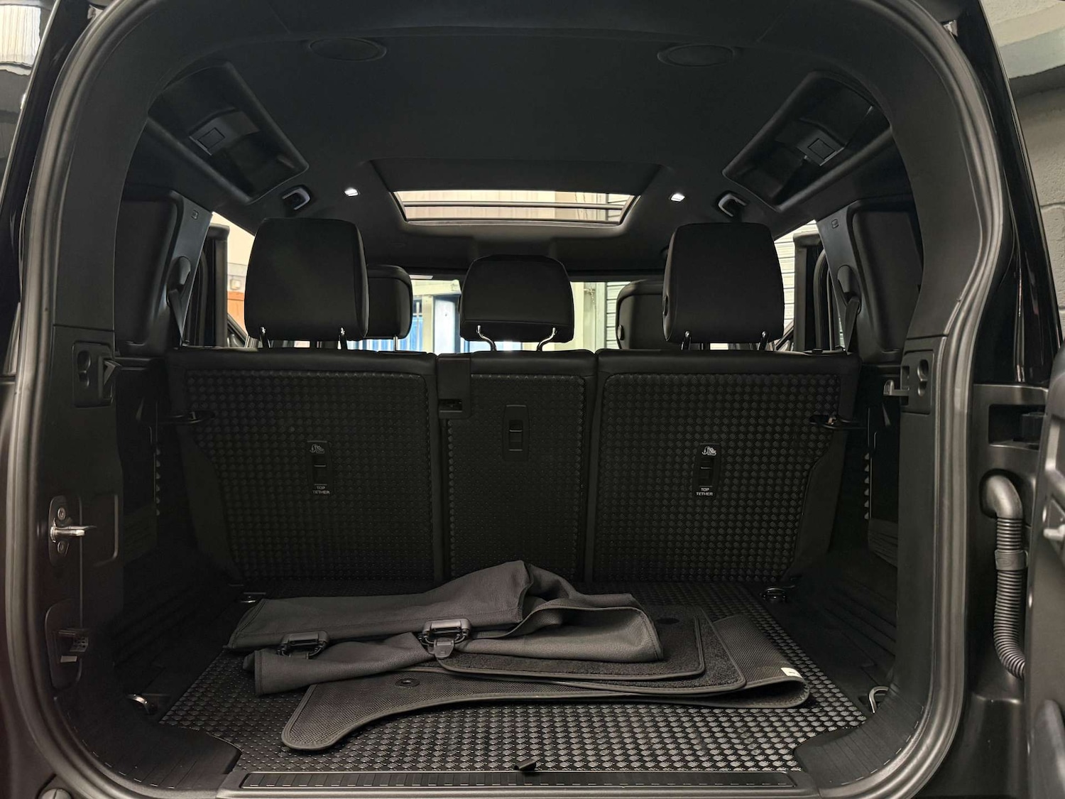 Used Land Rover Defender 2023 for sale - 76829880: Photo 27