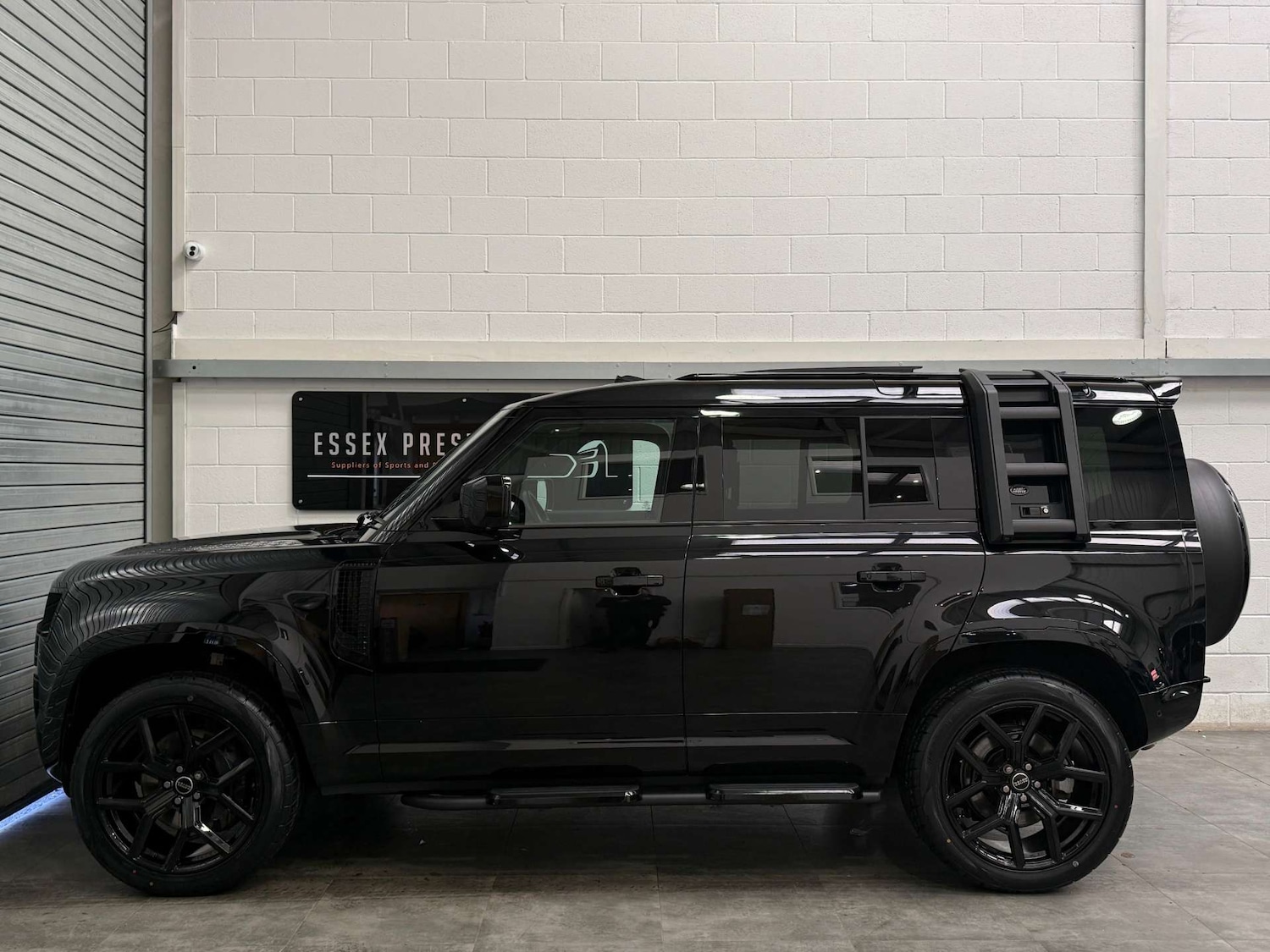 Used Land Rover Defender 2023 for sale - 76829880: Photo 4