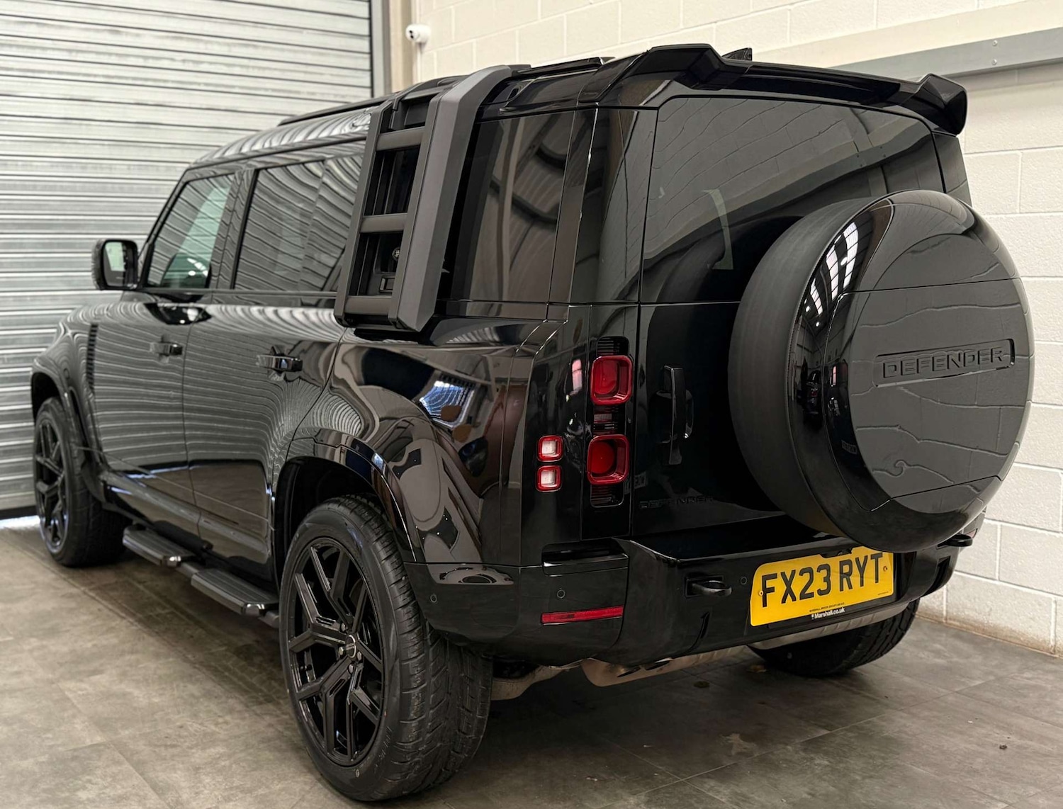 Used Land Rover Defender 2023 for sale - 76829880: Photo 8