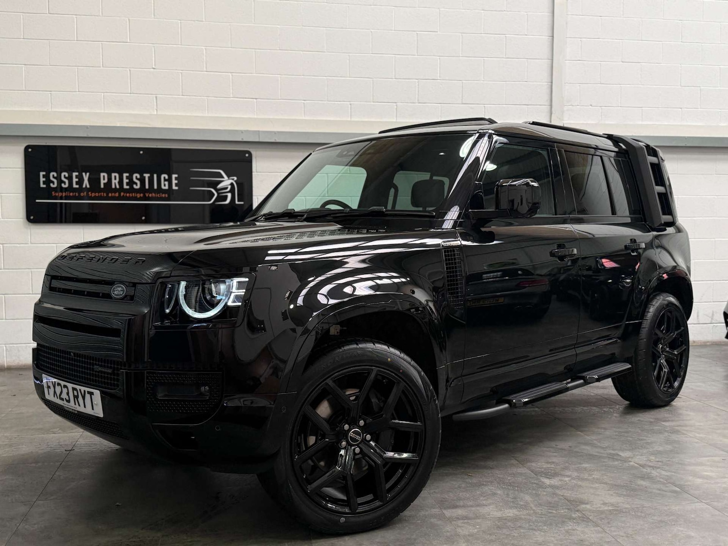 Used Land Rover Defender 2023 for sale - 76829880: Photo 9