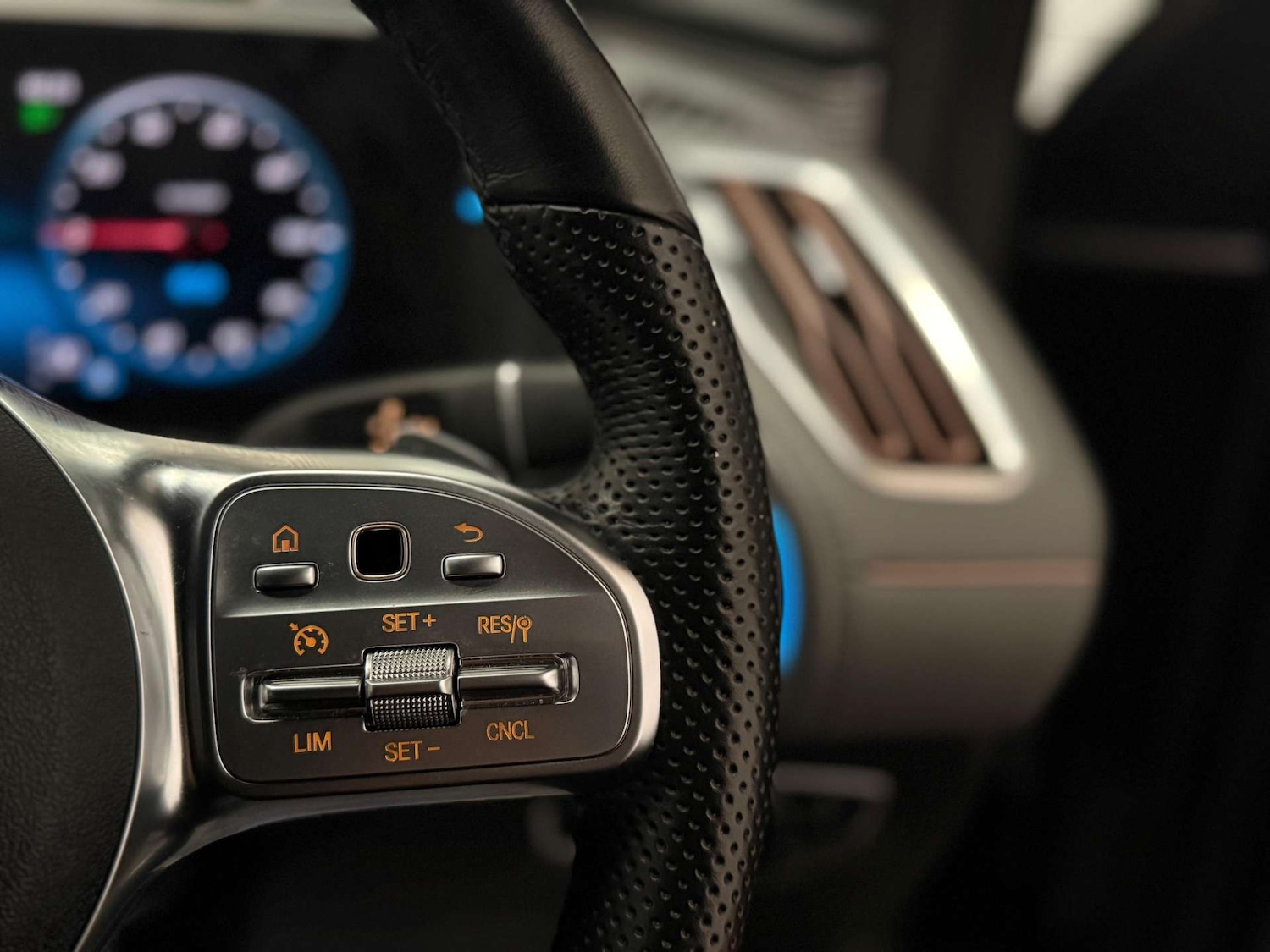 Used Mercedes-Benz EQC 2023 for sale - 78041869: Photo 23