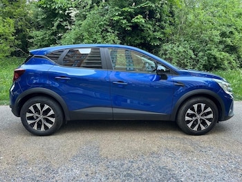 Used Renault Captur 2022 for sale - 76505641: Photo