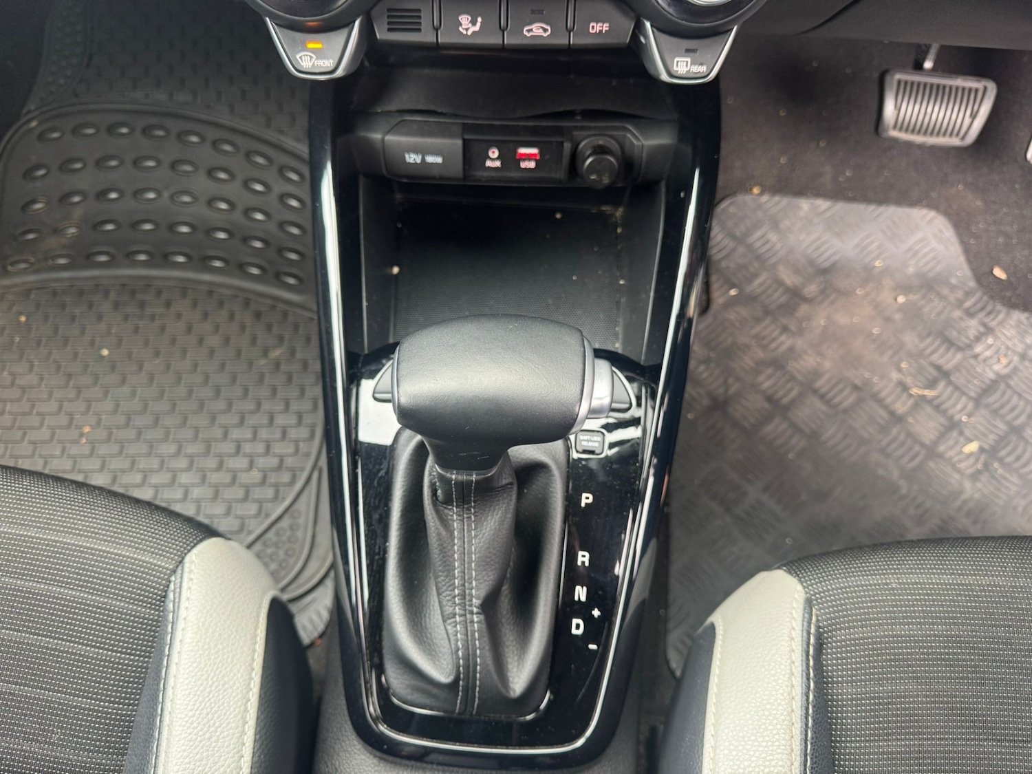 Used Kia Stonic 2020 for sale - 76541745: Photo 23