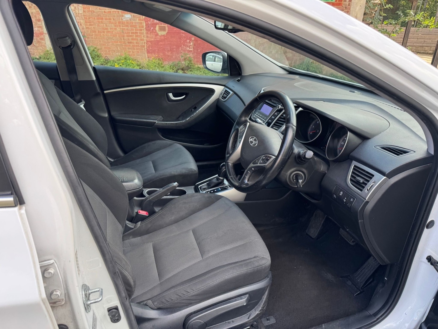 Used Hyundai i30 2015 for sale - 76493837: Photo 12