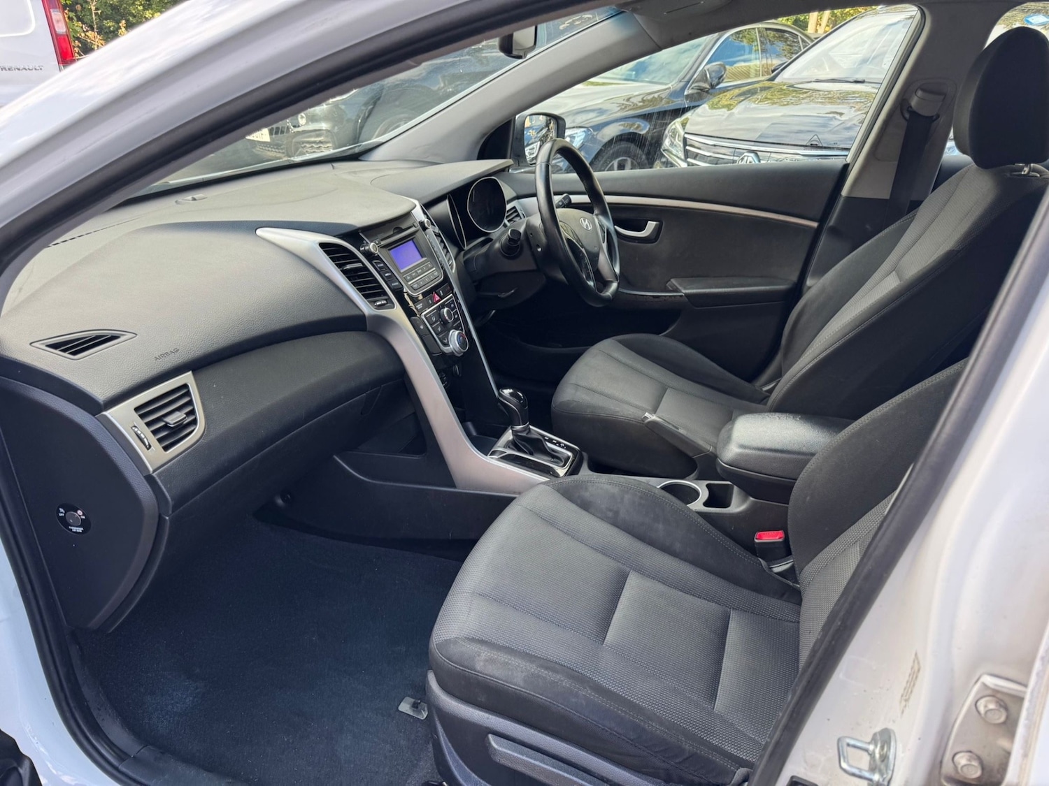 Used Hyundai i30 2015 for sale - 76493837: Photo 9