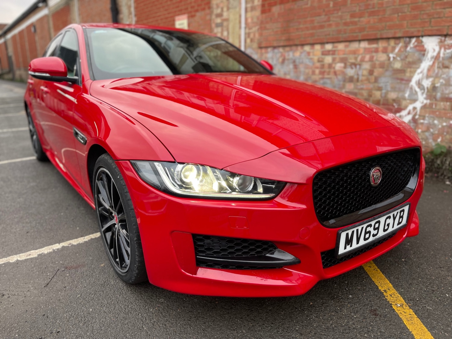 Used Jaguar XE 2019 for sale - 77283046: Photo 1