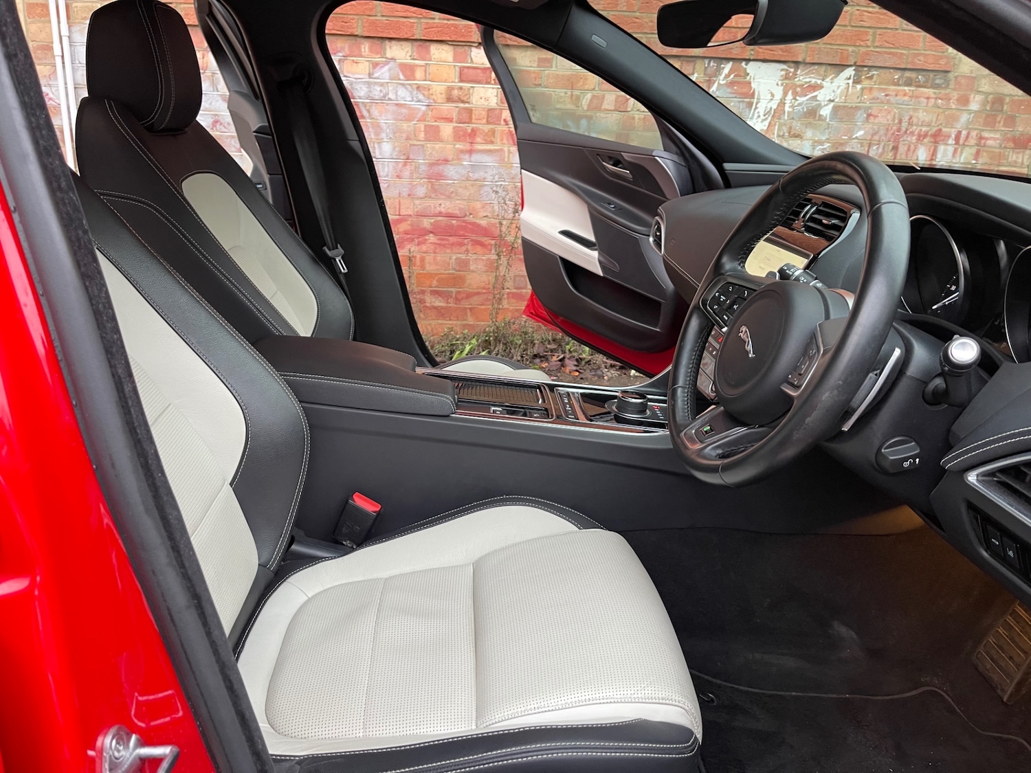 Used Jaguar XE 2019 for sale - 77283046: Photo 10