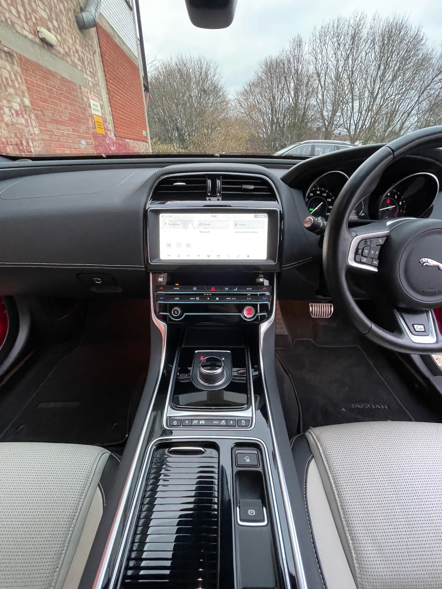 Used Jaguar XE 2019 for sale - 77283046: Photo 9