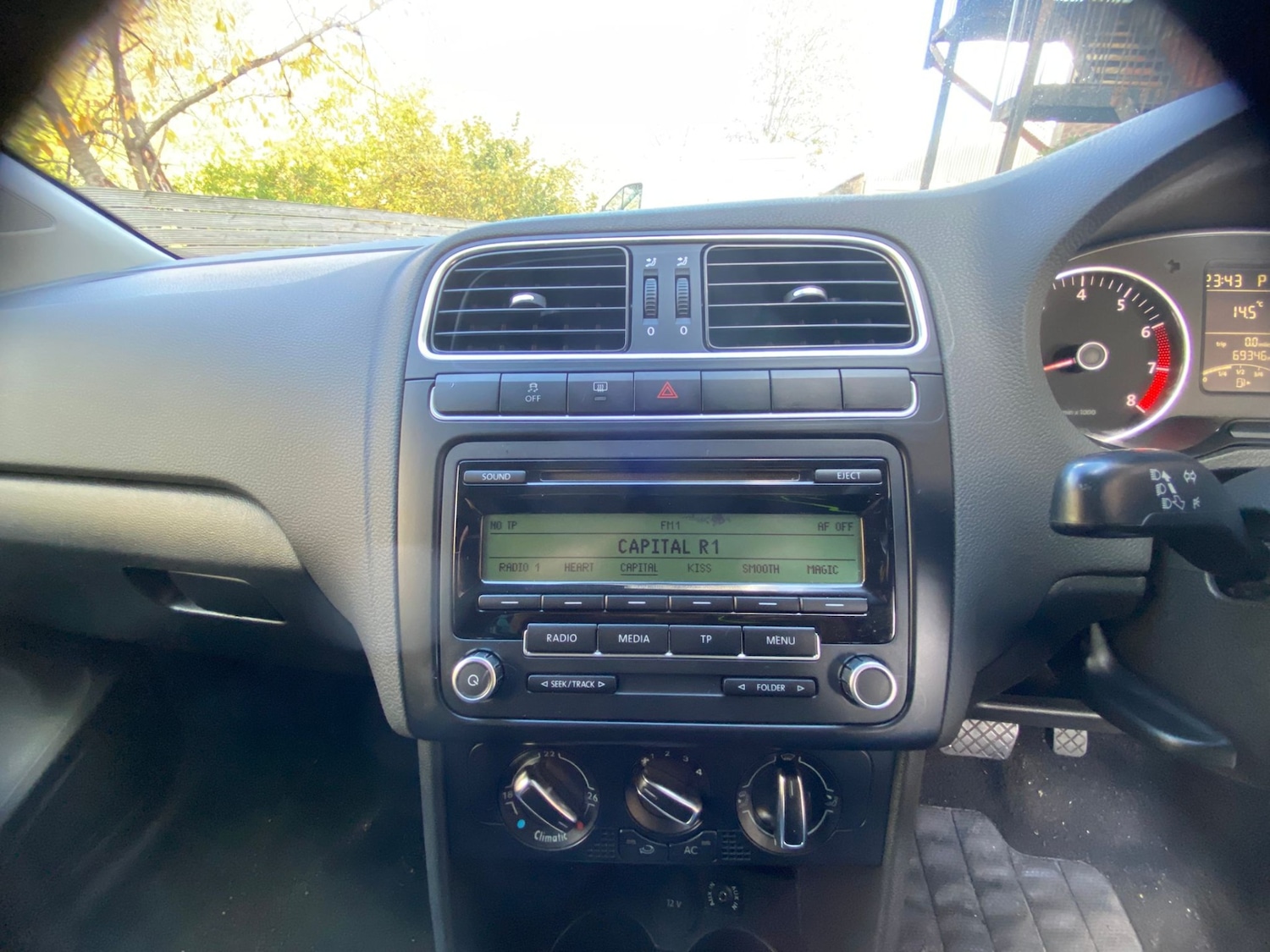 Used Volkswagen Polo 2011 for sale - 76506233: Photo 16