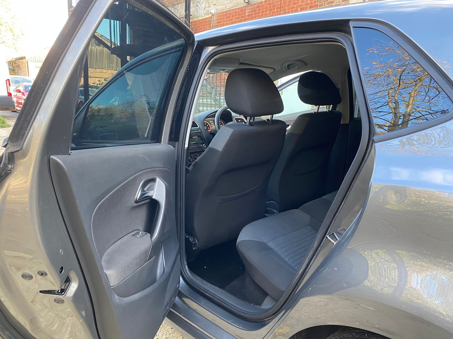 Used Volkswagen Polo 2011 for sale - 76506233: Photo 24