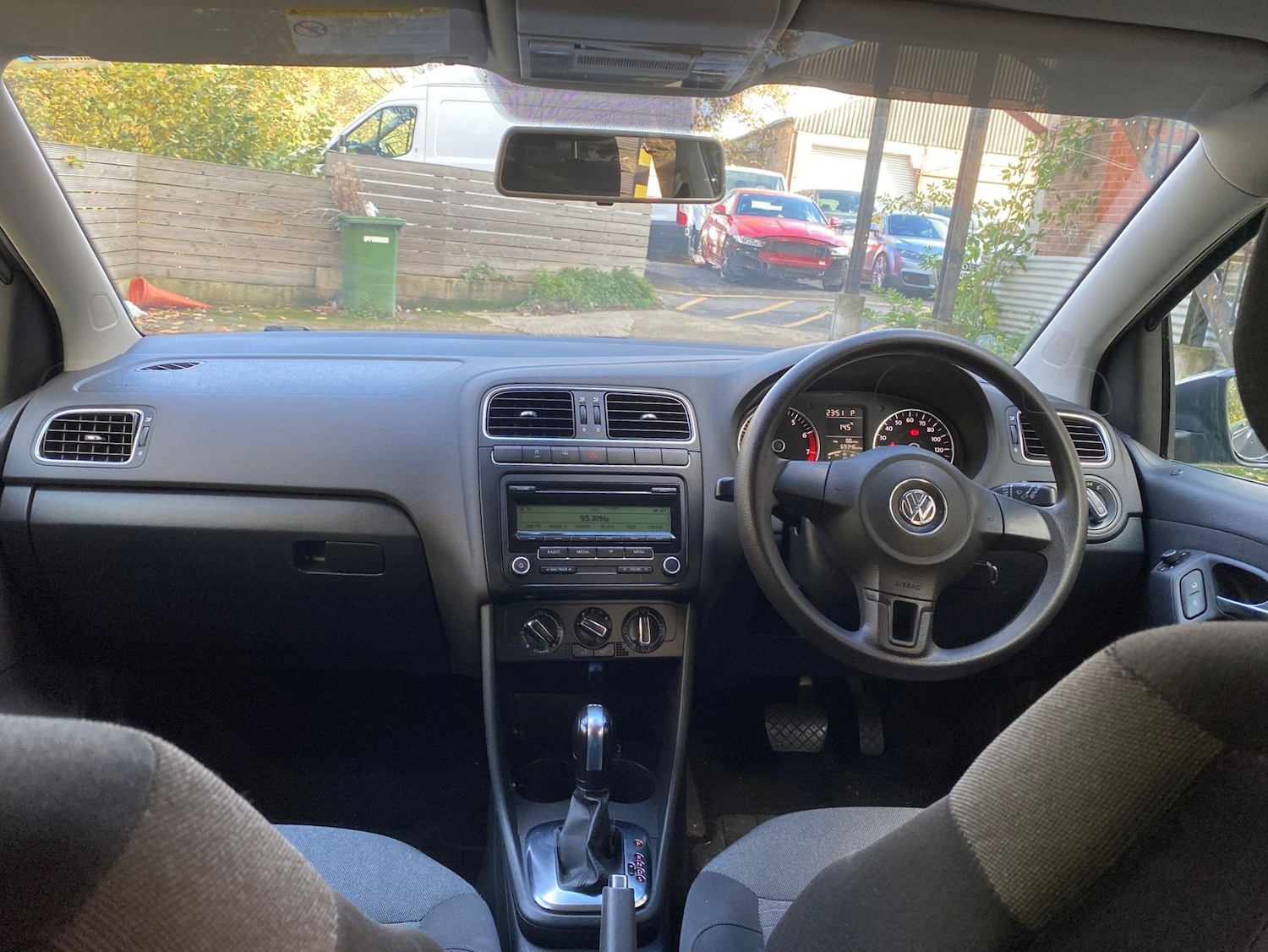 Used Volkswagen Polo 2011 for sale - 76506233: Photo 25