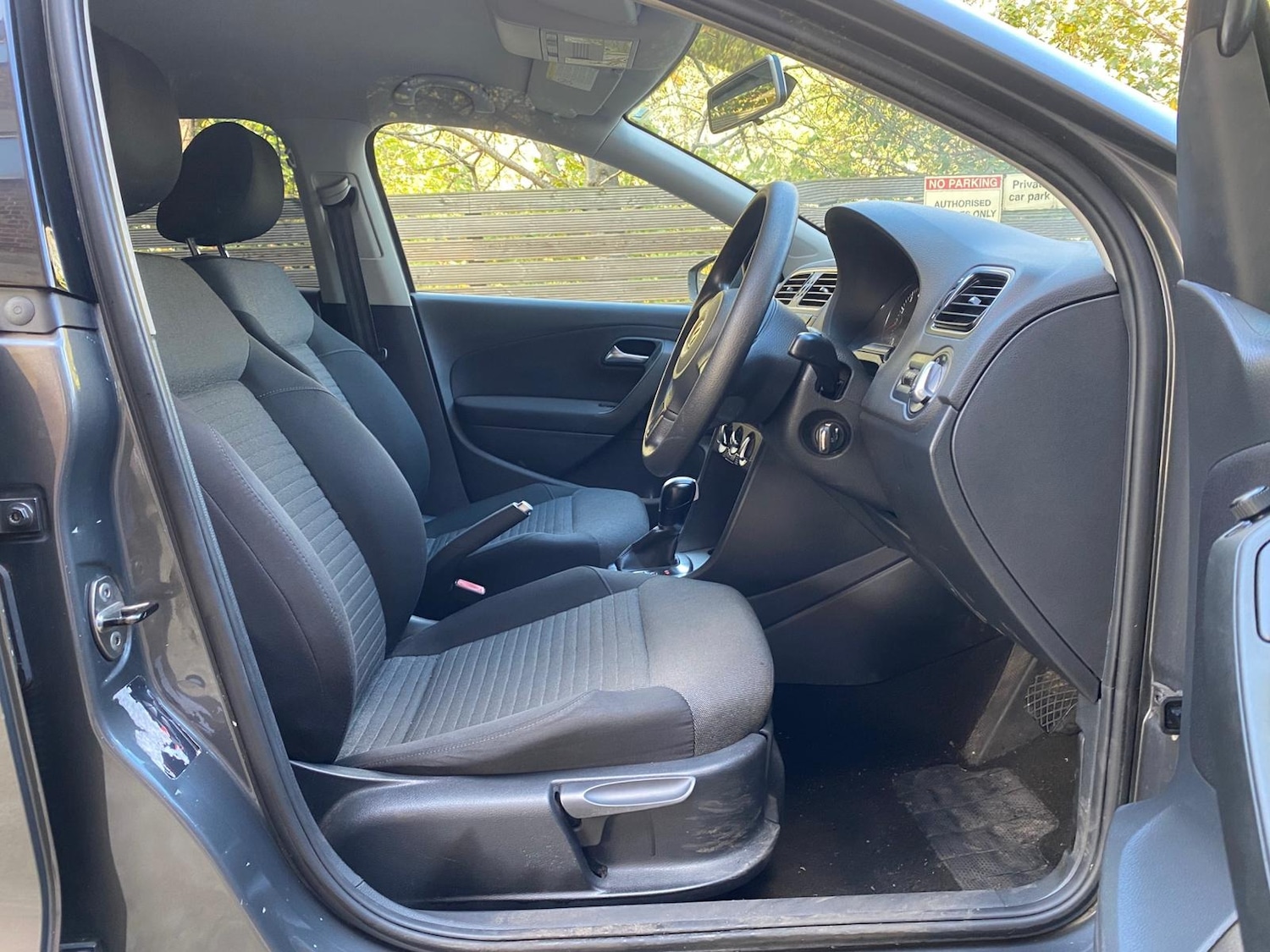 Used Volkswagen Polo 2011 for sale - 76506233: Photo 9