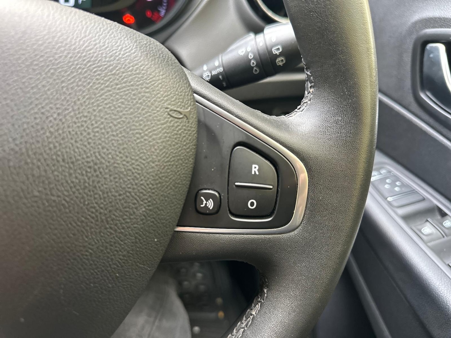 Used Renault Captur 2018 for sale - 76532261: Photo 18